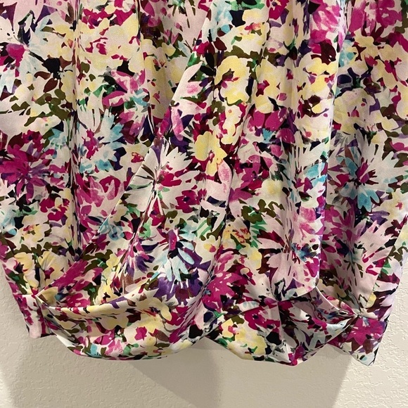 Cabi Colorful Floral Blouse Size Medium - Picture 6 of 7
